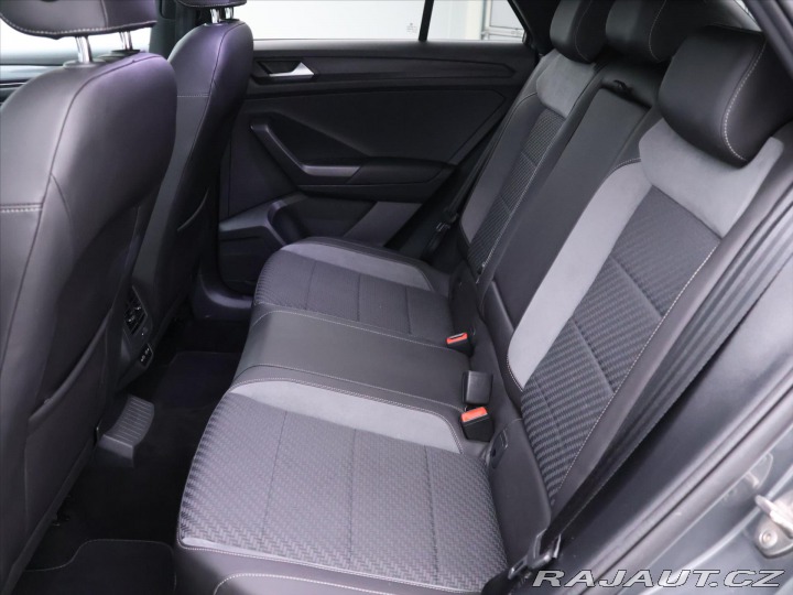 Volkswagen T-Roc 1,5 TSI 110 kW DSG R-Line 2021