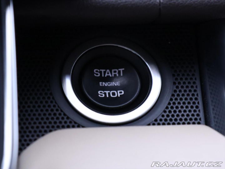 Land Rover Range Rover 3,0 SDV6 215kW HSE CZ DPH 2015