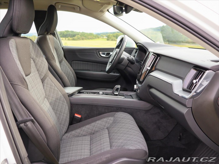 Volvo XC60 2,0 B5 183kW AWD Summum D 2022