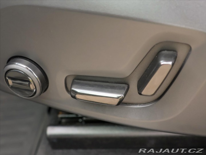 Volvo XC60 2,0 B5 183kW AWD Summum P 2022