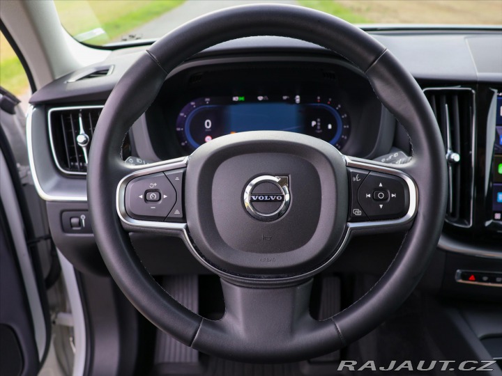 Volvo XC60 2,0 B5 183kW AWD Summum P 2022