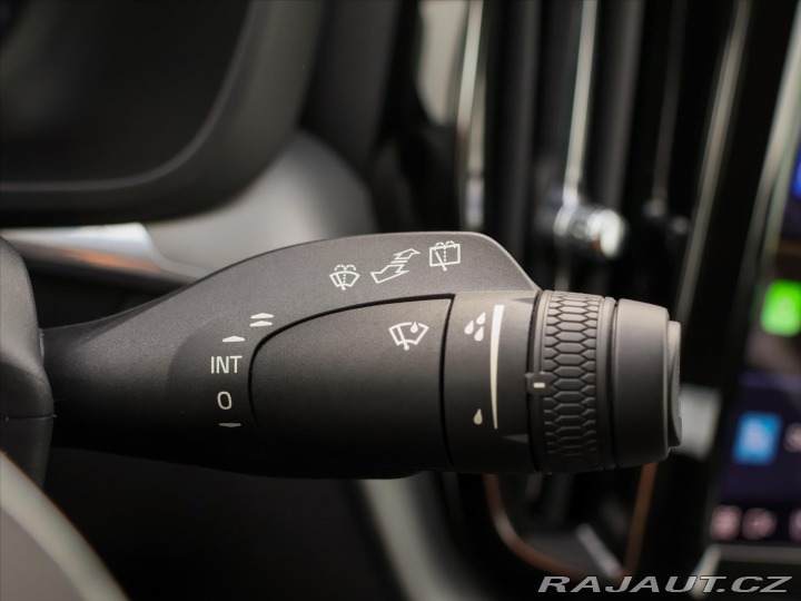 Volvo XC60 2,0 B5 183kW AWD Summum D 2022