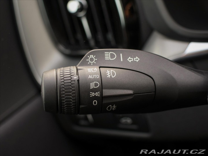 Volvo XC60 2,0 B5 183kW AWD Summum P 2022