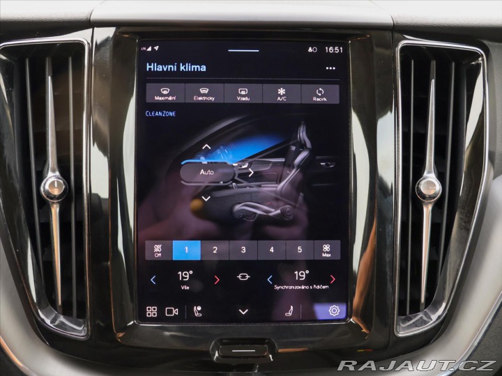 Volvo XC60 2,0 B5 183kW AWD Summum D 2022