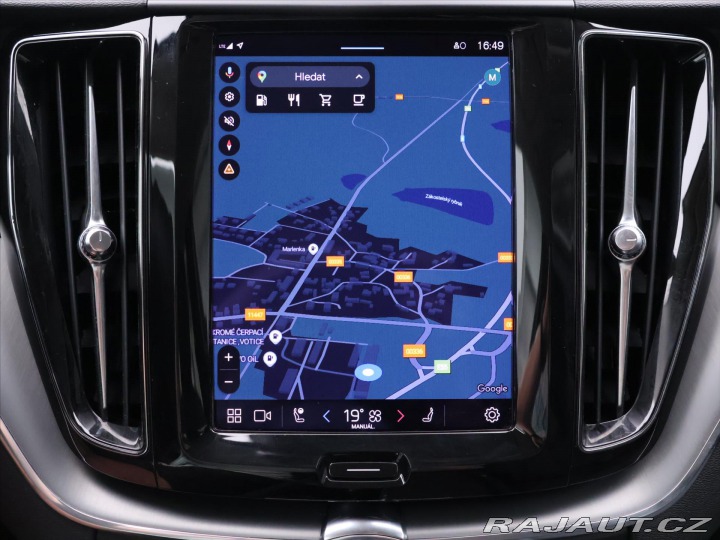 Volvo XC60 2,0 B5 183kW AWD Momentum 2022