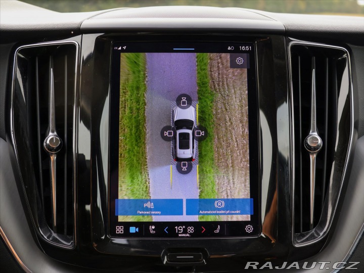 Volvo XC60 2,0 B5 183kW AWD Summum D 2022