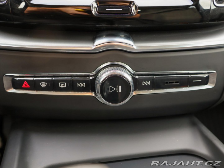 Volvo XC60 2,0 B5 183kW AWD Summum P 2022
