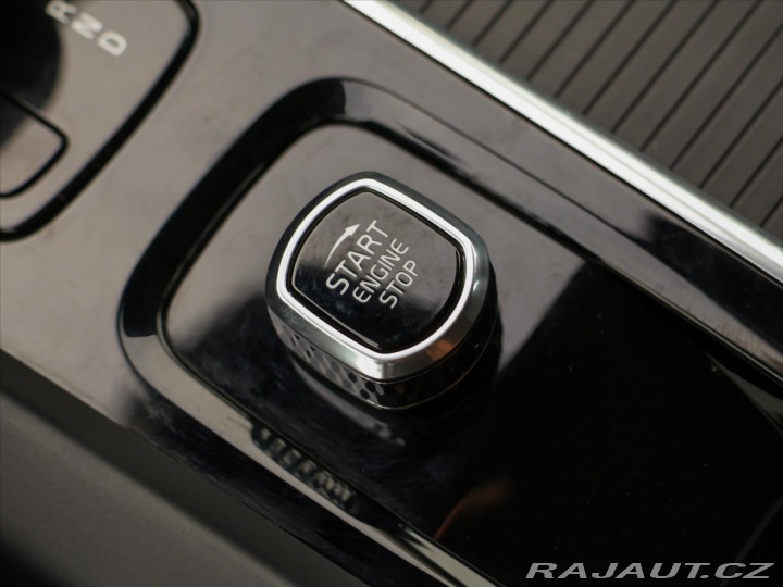 Volvo XC60 2,0 B5 183kW AWD Summum P 2022