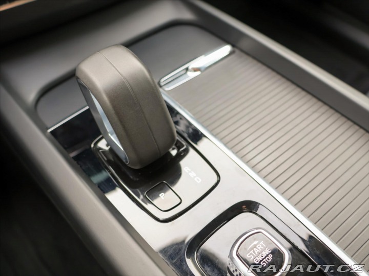 Volvo XC60 2,0 B5 183kW AWD Summum P 2022