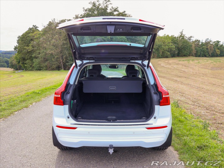Volvo XC60 2,0 B5 183kW AWD Summum D 2022