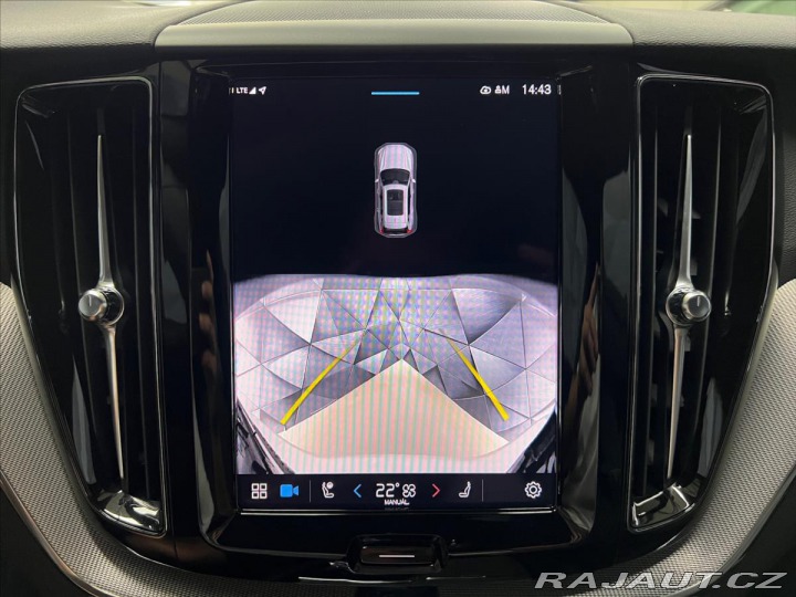 Volvo XC60 B4 AWD PLUS DARK, KEYLESS 2024