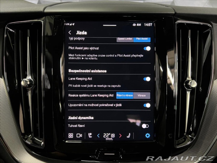 Volvo XC60 B4 AWD PLUS DARK, KEYLESS 2024
