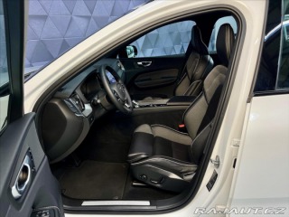 Volvo XC60 2,0 B4 AWD PLUS DARK, KEY 2024