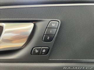 Volvo XC60 2,0 B4 AWD PLUS DARK, KEY 2024