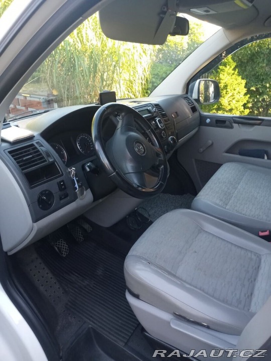 Volkswagen Caravelle 2,0 long VW 2010