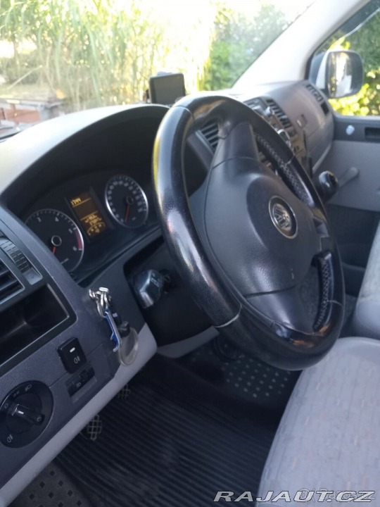 Volkswagen Caravelle 2,0 long VW 2010