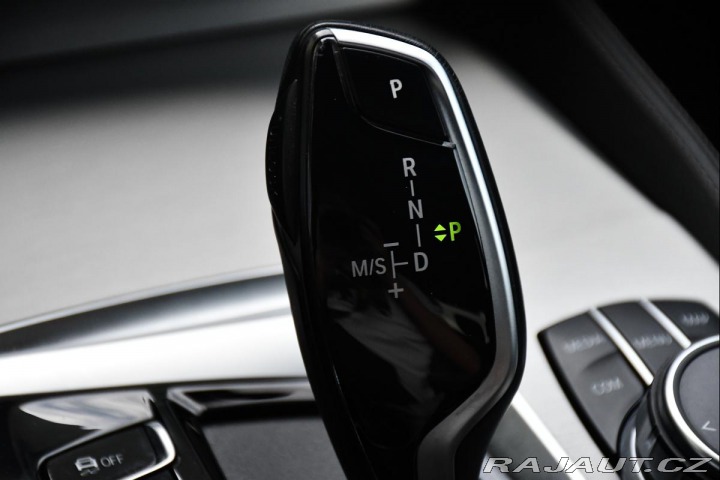 BMW 5 530e PHEV M-SPORT xD HUD 2023