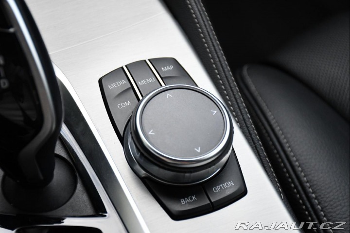 BMW 5 530e PHEV MSPORT xD HUD 9 2023