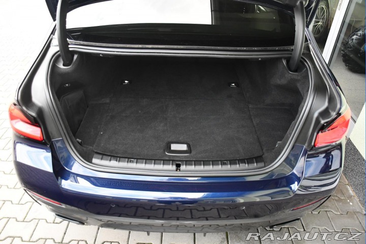 BMW 5 530e PHEV M-SPORT xD HUD 2023