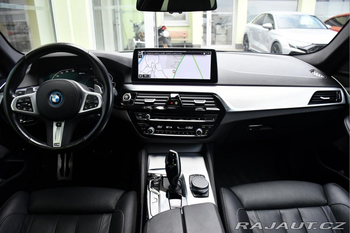 BMW 5 530e PHEV MSPORT xD HUD 9 2023