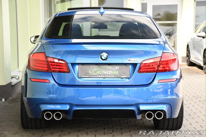 BMW M5 4.4 V8 NVISION HUD REZERV 2012