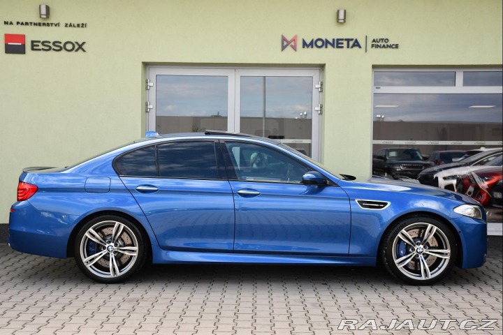 BMW M5 4.4 V8 NVISION HUD REZERV 2012