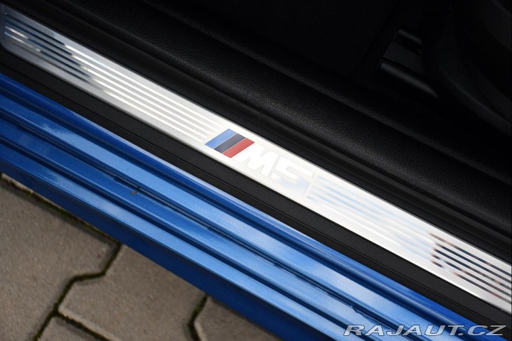 BMW M5 4.4 V8 NVISION HUD REZERV 2012