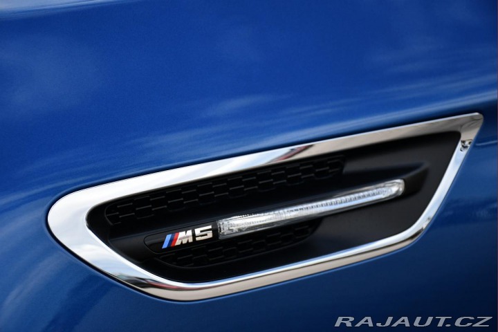 BMW M5 4.4 V8 NVISION HUD REZERV 2012