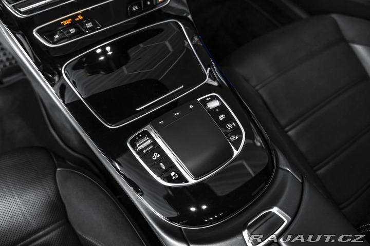 Mercedes-Benz E E53 AMG PANO/DOVĚR/KARBON 2021