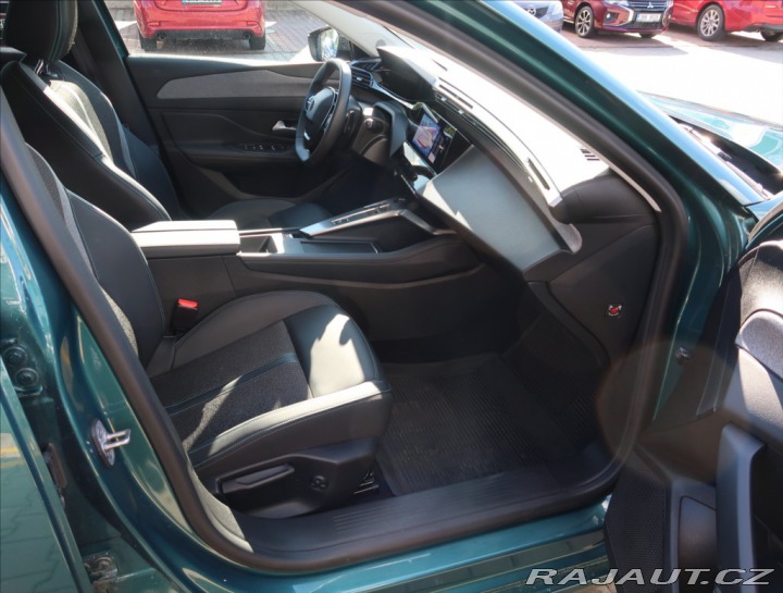 Peugeot 308 1,2 SW ALLURE 136e AUT 2024