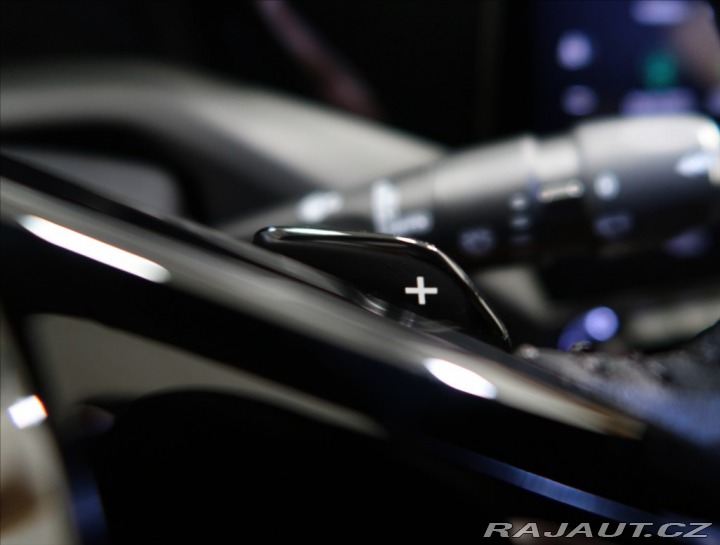 Peugeot 308 1,2 PT AT ALLURE NAVI KAM 2024