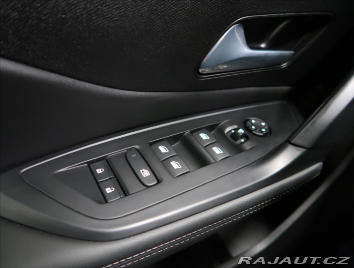 Peugeot 308 1,2 PT AT ALLURE NAVI KAM 2024
