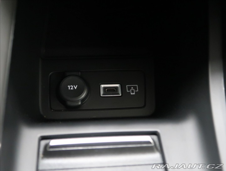 Peugeot 308 1,2 PT AT ALLURE NAVI KAM 2024