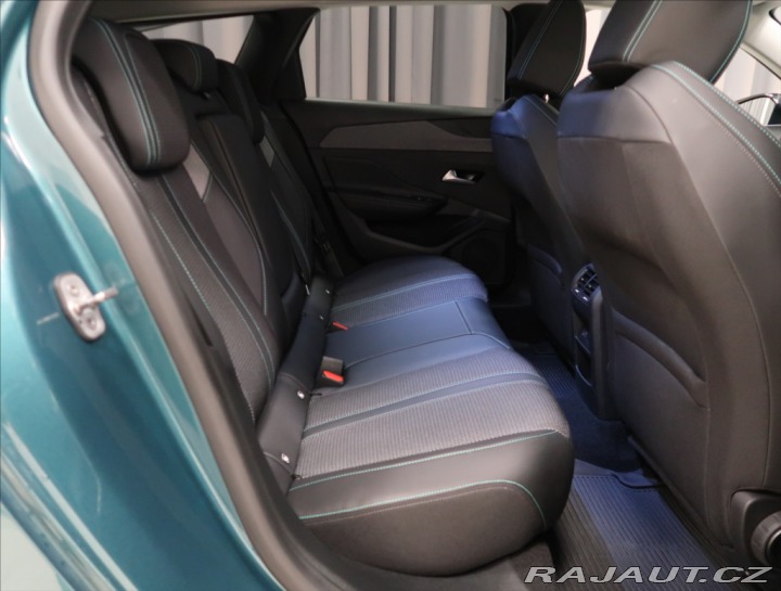 Peugeot 308 1,2 PT AT ALLURE NAVI KAM 2024