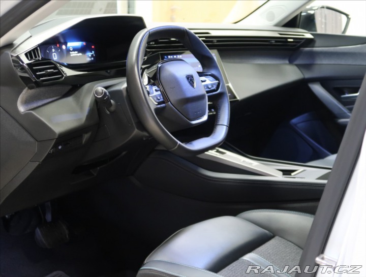Peugeot 308 1,2 PT AT ALLURE NAVI KAM 2024