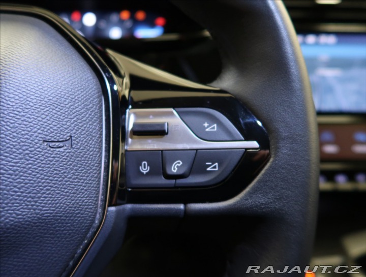 Peugeot 308 1,2 PT AT ALLURE NAVI KAM 2024