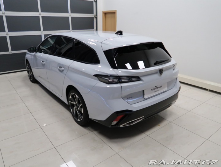Peugeot 308 1,2 PT AT ALLURE NAVI KAM 2024