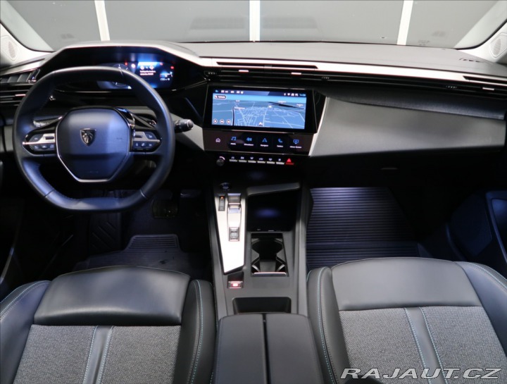 Peugeot 308 1,2 PT AT ALLURE NAVI KAM 2024