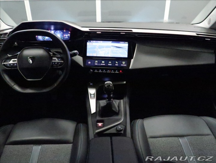 Peugeot 308 1,2 PT ALLURE NAVI KAMERA 2024