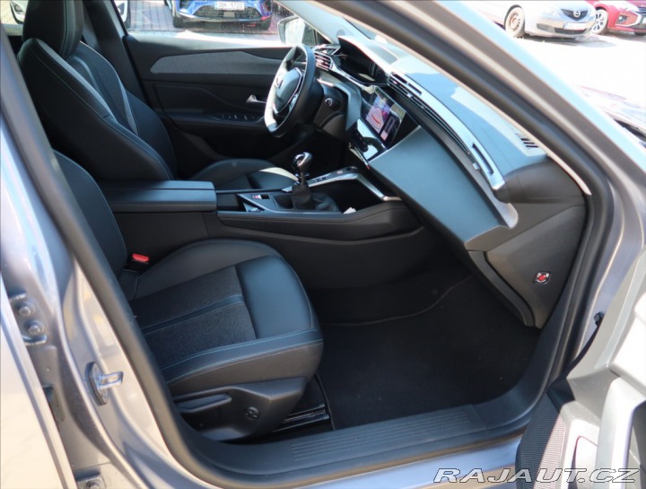 Peugeot 308 1,2 ALLURE PureTech 130 2024