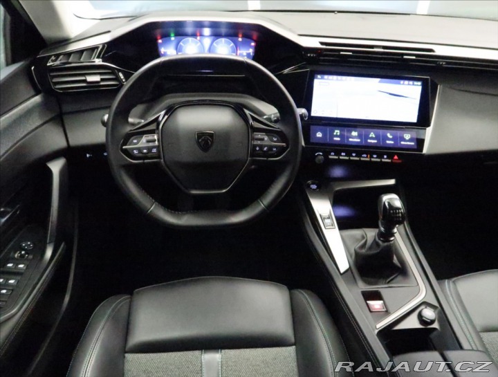 Peugeot 308 1,2 PT ALLURE NAVI KAMERA 2024