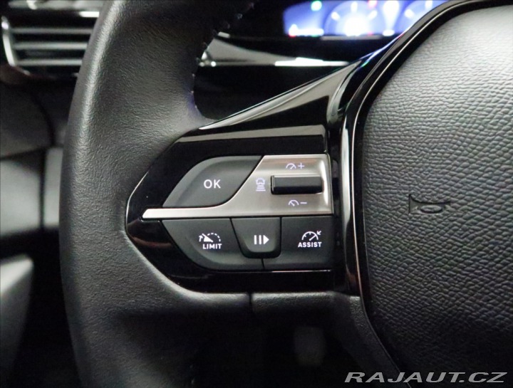 Peugeot 308 1,2 PT ALLURE NAVI KAMERA 2024