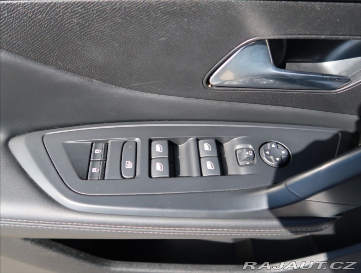 Peugeot 308 1,2 ALLURE PureTech 130 2024