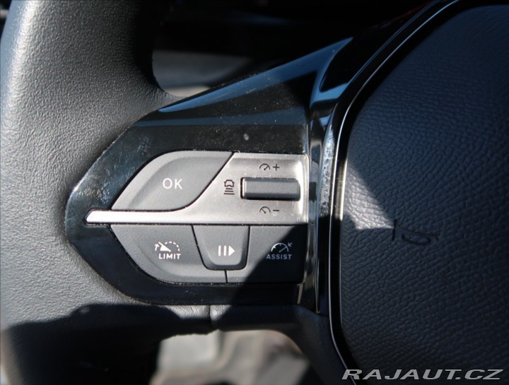 Peugeot 308 1,2 ALLURE PureTech 130 2024