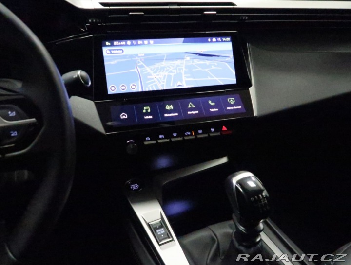 Peugeot 308 1,2 PT ALLURE NAVI KAMERA 2024