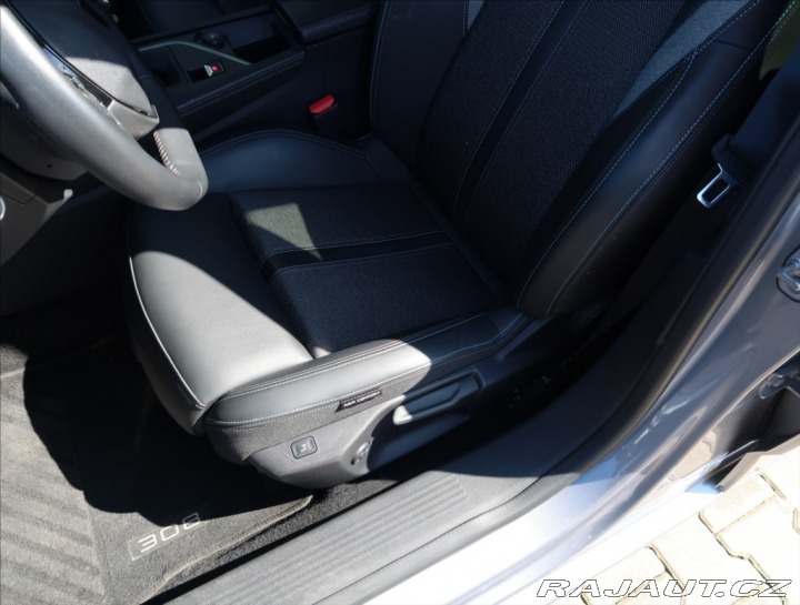 Peugeot 308 1,2 ALLURE PureTech 130 2024