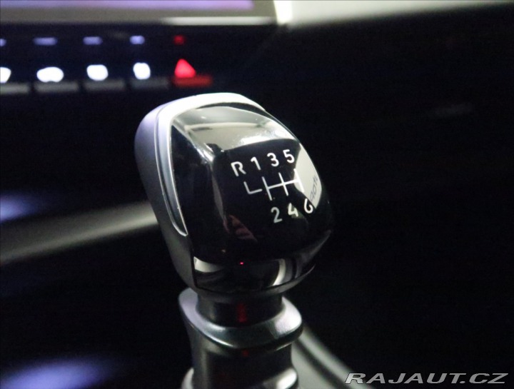 Peugeot 308 1,2 PT ALLURE NAVI KAMERA 2024