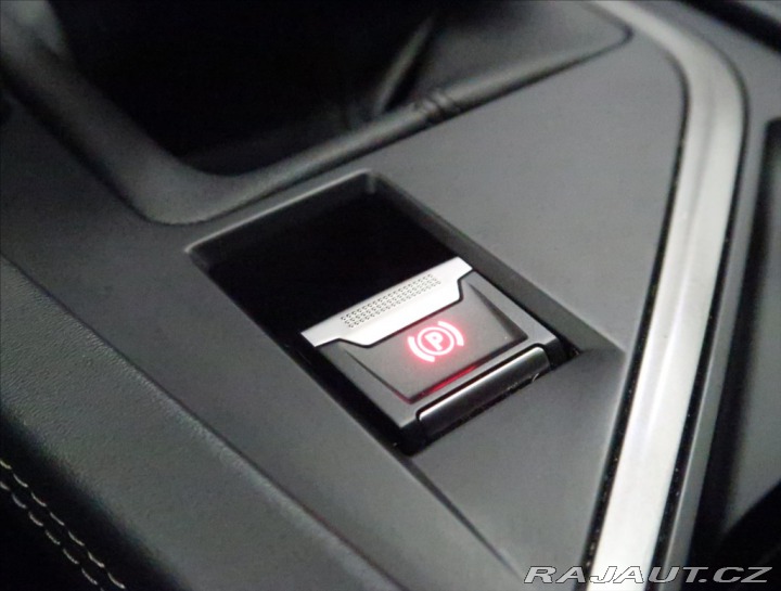 Peugeot 308 1,2 PT ALLURE NAVI KAMERA 2024