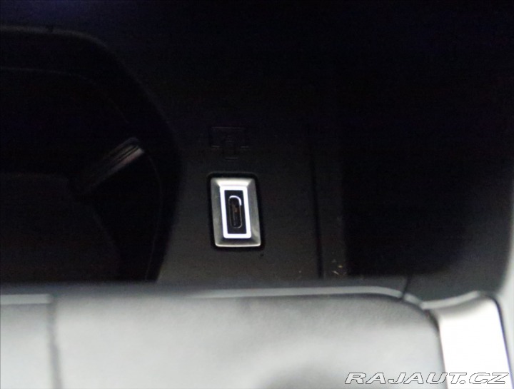 Peugeot 308 1,2 PT ALLURE NAVI KAMERA 2024