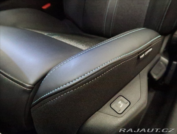 Peugeot 308 1,2 PT ALLURE NAVI KAMERA 2024